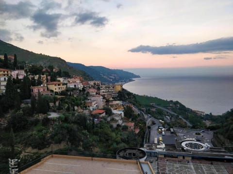 Natural landscape, City view, Sea view, Street view, Sunset