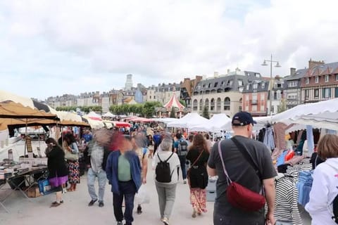 Hébergement design proche plage Apartment in Deauville