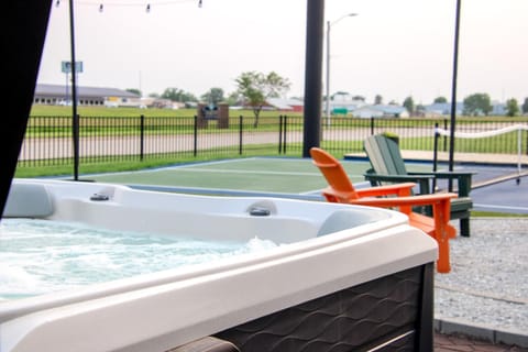 Patio, Hot Tub, Hot Tub