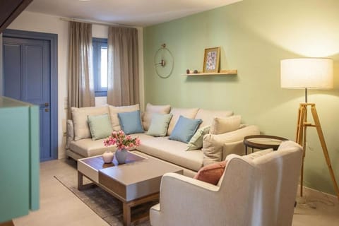 Villa Glysidia Sunset with swimming pool & BBQ Villa in Paros, Greece