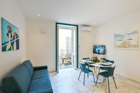 TV and multimedia, Living room, Dining area, air conditioner