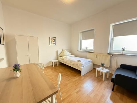 Bed, Photo of the whole room, Seating area, Bedroom