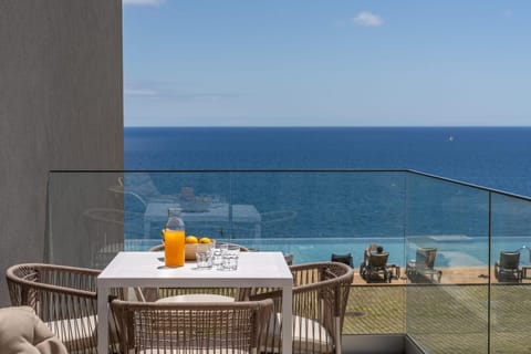 Day, View (from property/room), Balcony/Terrace, Seating area, Sea view, Swimming pool