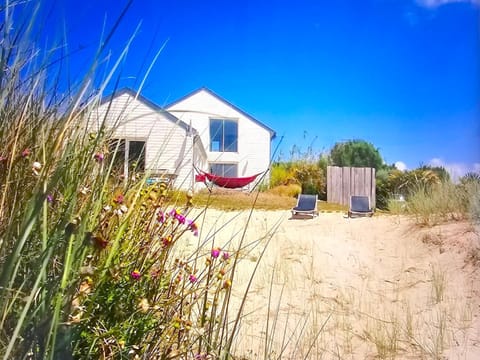 Property building, Day, Natural landscape, Garden, Garden view