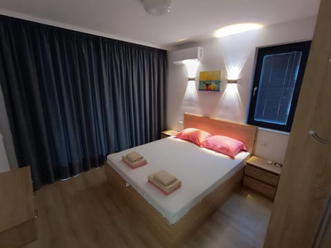 Bedroom, wardrobe