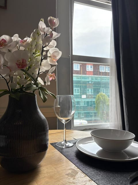 Food and drinks, Dining area, Drinks