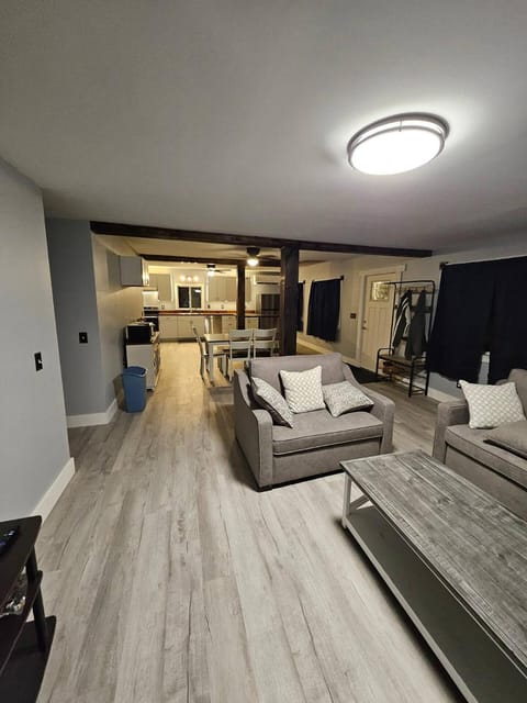 King Bed Outdoor Fireplace Seconds From Highway House in Penobscot