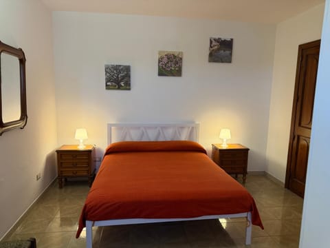 Bed, Photo of the whole room, Bedroom, heating, internet, air conditioner