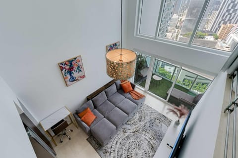 Brickell River Views- modern amenities in the city House in Brickell