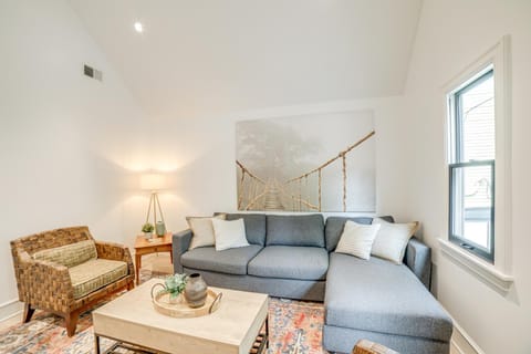 1 Mi to Dtwn Grand Rapids Chic Condo with Balcony! Apartment in Grand Rapids