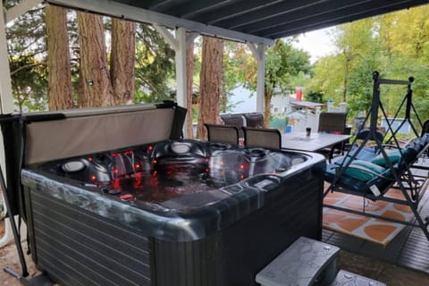 Kanate Timber House in Gresham