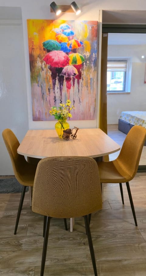 Living room, Decorative detail, Seating area, Dining area