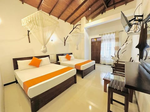 Bed, Living room, Photo of the whole room, Seating area, Bedroom, hair dresser