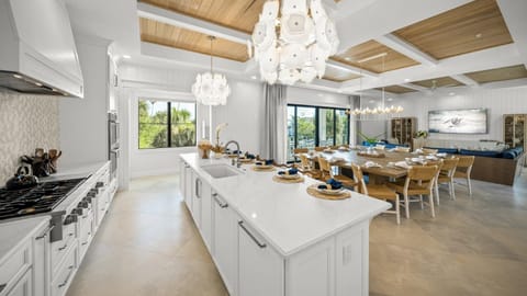 Kitchen or kitchenette, Living room, Other, Seating area, Dining area, stove