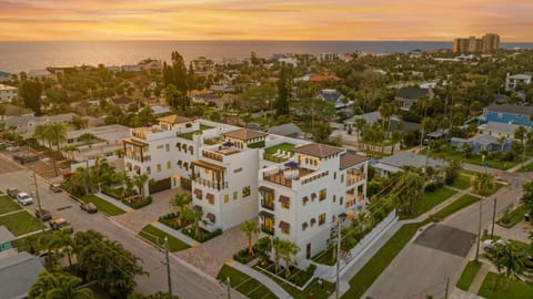 Property building, Day, Neighbourhood, Bird's eye view, Other, City view, Street view, Location, Sunrise, Sunset