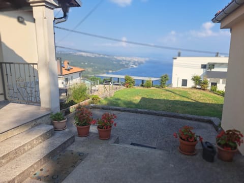 Day, Natural landscape, Garden, View (from property/room), Balcony/Terrace, Garden view, Mountain view, Sea view