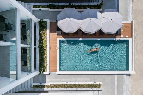 Pool view, Swimming pool, sunbed