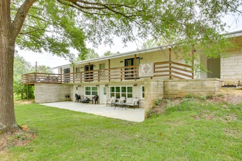 7 Mi to Tennessee River Home with Patio in Florence House in Florence