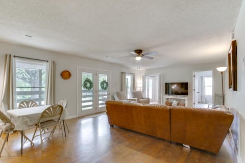 7 Mi to Tennessee River Home with Patio in Florence House in Florence