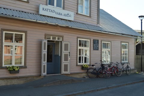 Property building, Cycling