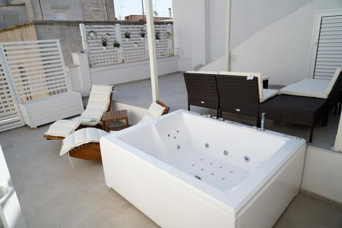 Hot Tub, Balcony/Terrace, Balcony/Terrace, Spa and wellness centre/facilities, Swimming pool, Open Air Bath, sunbed