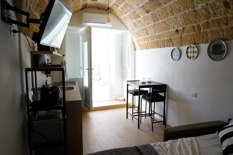 Coffee/tea facilities, Kitchen or kitchenette, kitchen