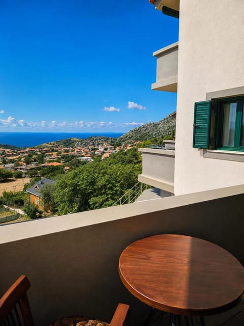 Natural landscape, View (from property/room), Balcony/Terrace