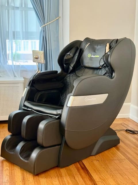 Close to the Falls Big Historic Home Air Conditioning Parking House in Niagara Falls