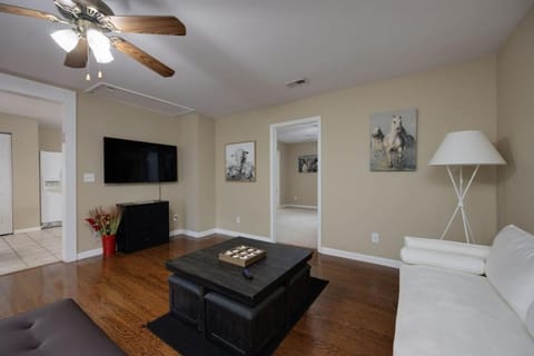 Belle Meade Haven, 15 Minutes from Broadway House in Nashville