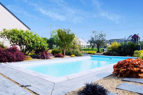 Le chalet de Joyce spa et piscine Chalet in Brittany