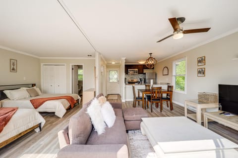 1 Mi to Beech Mtn Club Couples Condo with Views Apartment in Beech Mountain