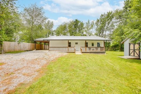 half Mi to Kentucky Downs Franklin Home with Patio! House in Tennessee