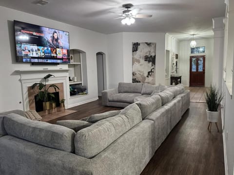 Jenns Place House in Cypress