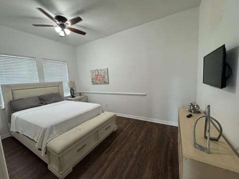 Jenns Place House in Cypress