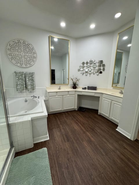 Jenns Place House in Cypress