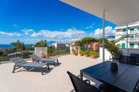 Patio, Day, Natural landscape, View (from property/room), Balcony/Terrace, Dining area, Sea view, sunbed