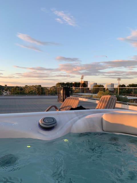 Hot Tub, Balcony/Terrace, sunbed