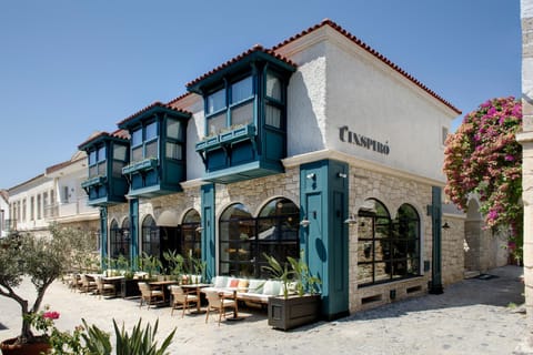 Property building, Location