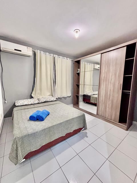 Photo of the whole room, air conditioner