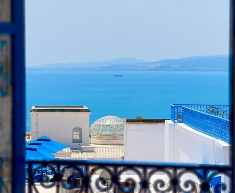 Nearby landmark, Natural landscape, View (from property/room), Balcony/Terrace, Sea view