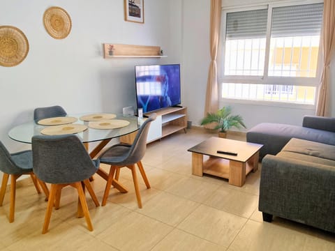 TV and multimedia, Living room, Seating area, Dining area, Evening entertainment