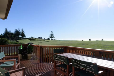 Old-School Charm Meets Beachside Bliss House in Low Head