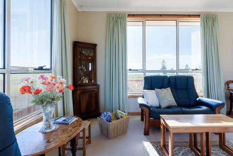 Old-School Charm Meets Beachside Bliss House in Low Head