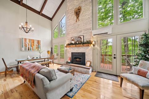 Fern Leaf Lodge House in Beech Mountain