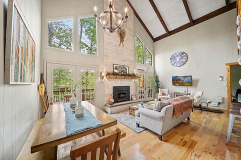 Fern Leaf Lodge House in Beech Mountain