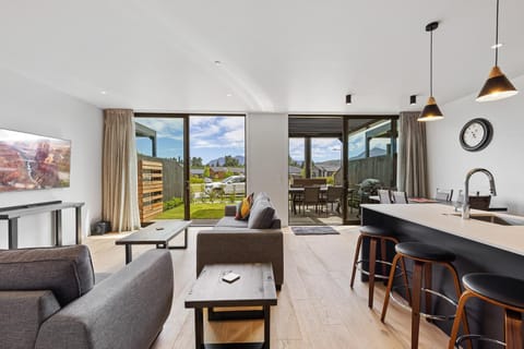 Living room, Dining area