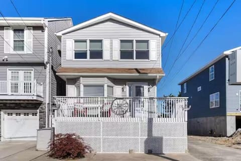 Property building, Day, Neighbourhood, Street view