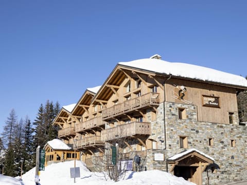 Triplex rénové Sud avec garage sécurisé à La Rosière - FR-1-690-33 Apartment in Montvalezan