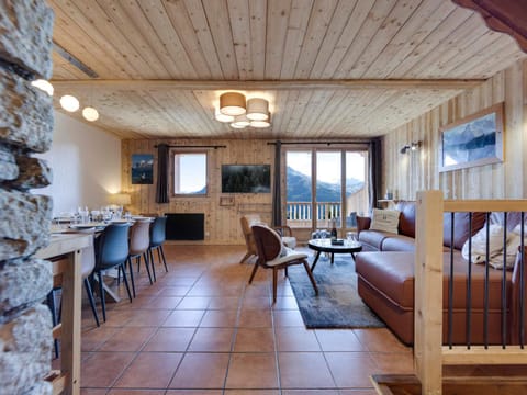 Triplex rénové Sud avec garage sécurisé à La Rosière - FR-1-690-33 Apartment in Montvalezan