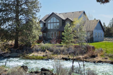 6BR - 6 King Beds - EV - 10min Downtown House in Bend